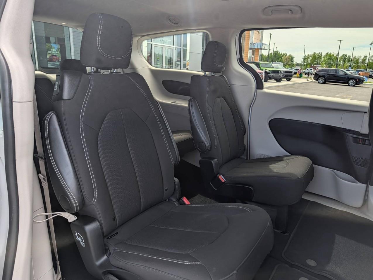 2024 Chrysler Grand Caravan SXT 7 Passenger Photo