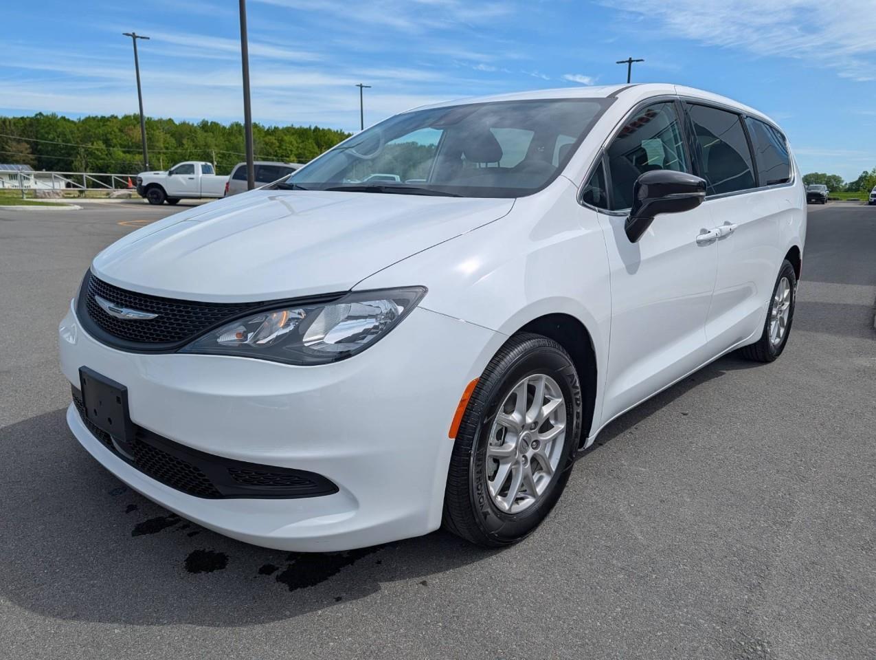 2024 Chrysler Grand Caravan SXT 7 Passenger Photo