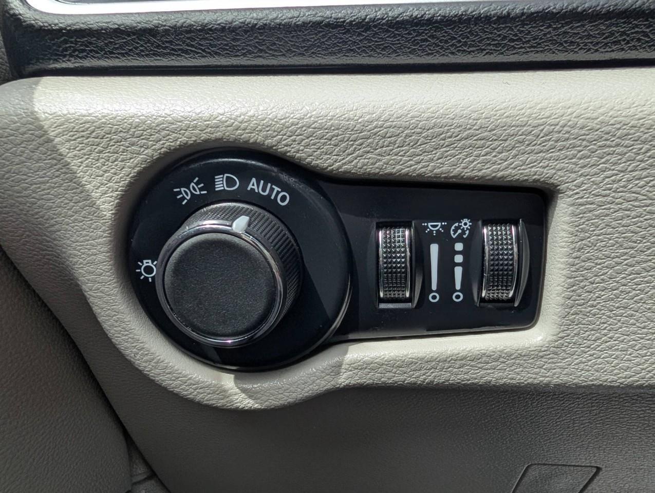2024 Chrysler Grand Caravan SXT 7 Passenger Photo
