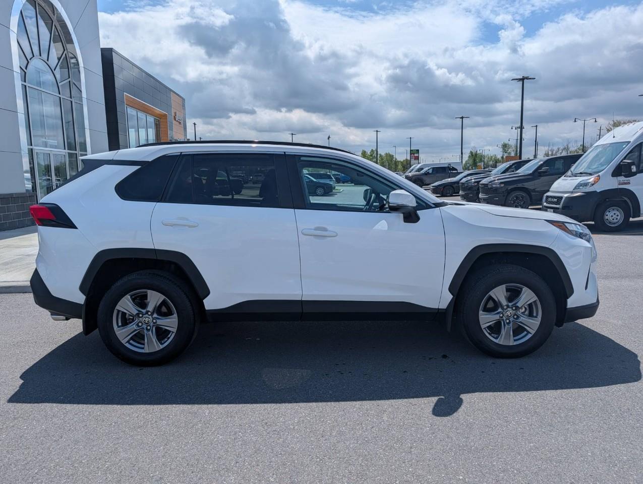 2025 Toyota RAV4 XLE No Accidents Photo3