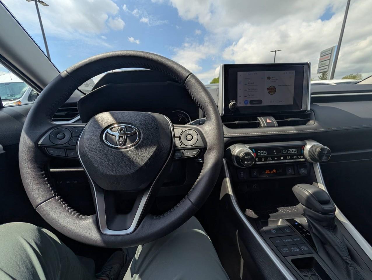 2025 Toyota RAV4 XLE No Accidents Photo