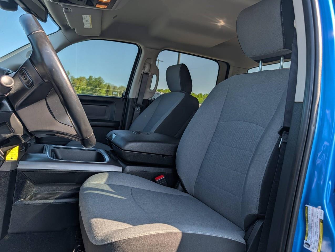 2022 RAM 1500 Classic Tradesman NO ACCIDENTS Photo