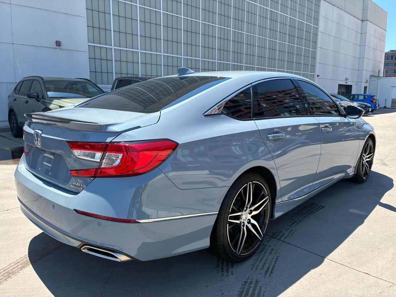 2021 Honda Accord Touring 2.0T 4dr Sedan Photo