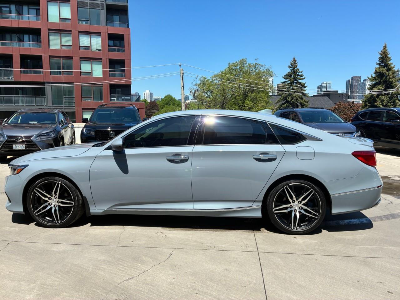 2021 Honda Accord Touring 2.0T 4dr Sedan Photo