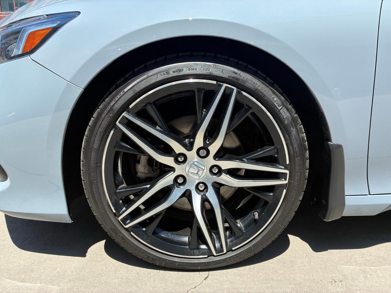 2021 Honda Accord Touring 2.0T 4dr Sedan Photo