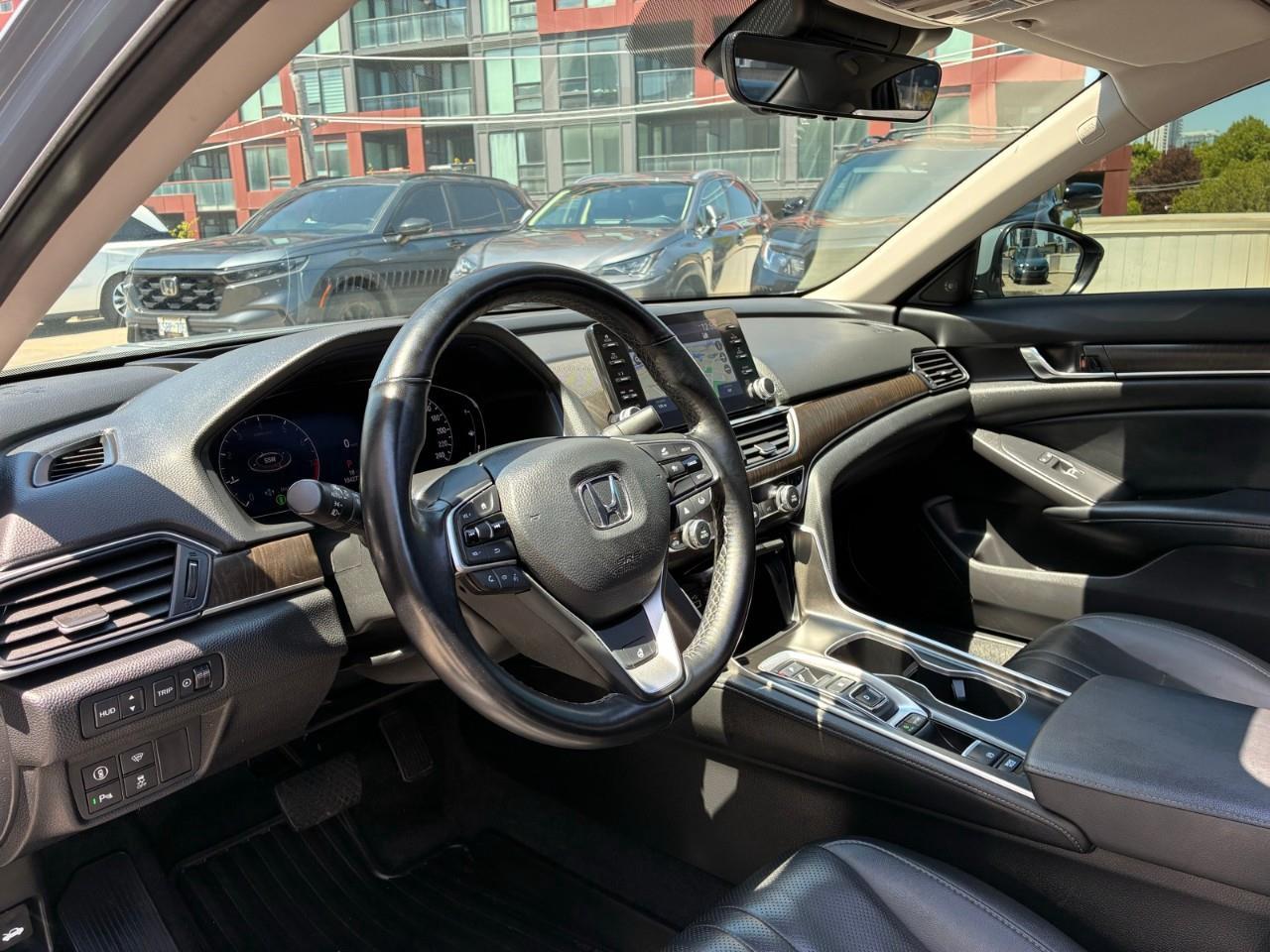 2021 Honda Accord Touring 2.0T 4dr Sedan Photo