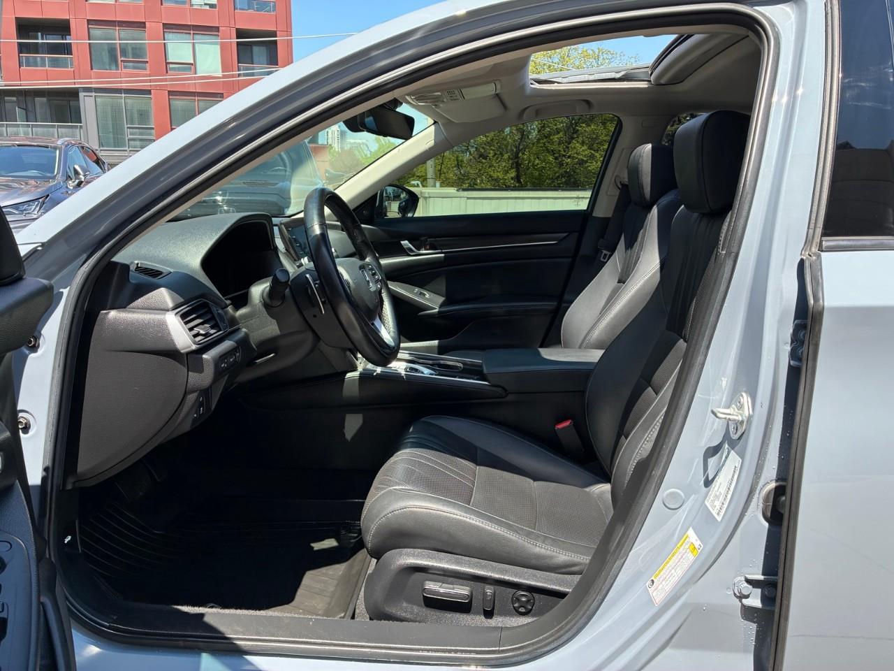 2021 Honda Accord Touring 2.0T 4dr Sedan Photo