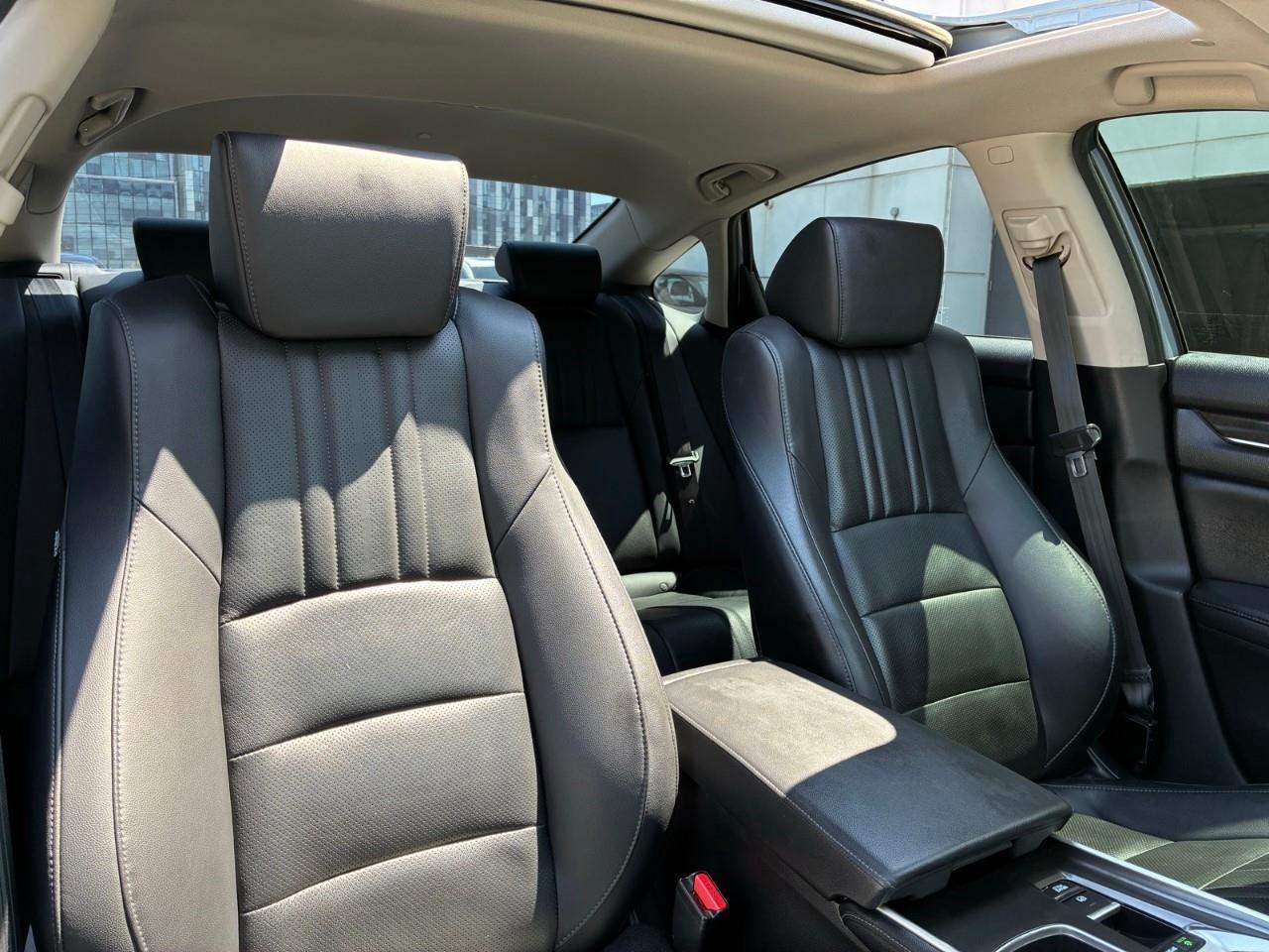 2021 Honda Accord Touring 2.0T 4dr Sedan Photo