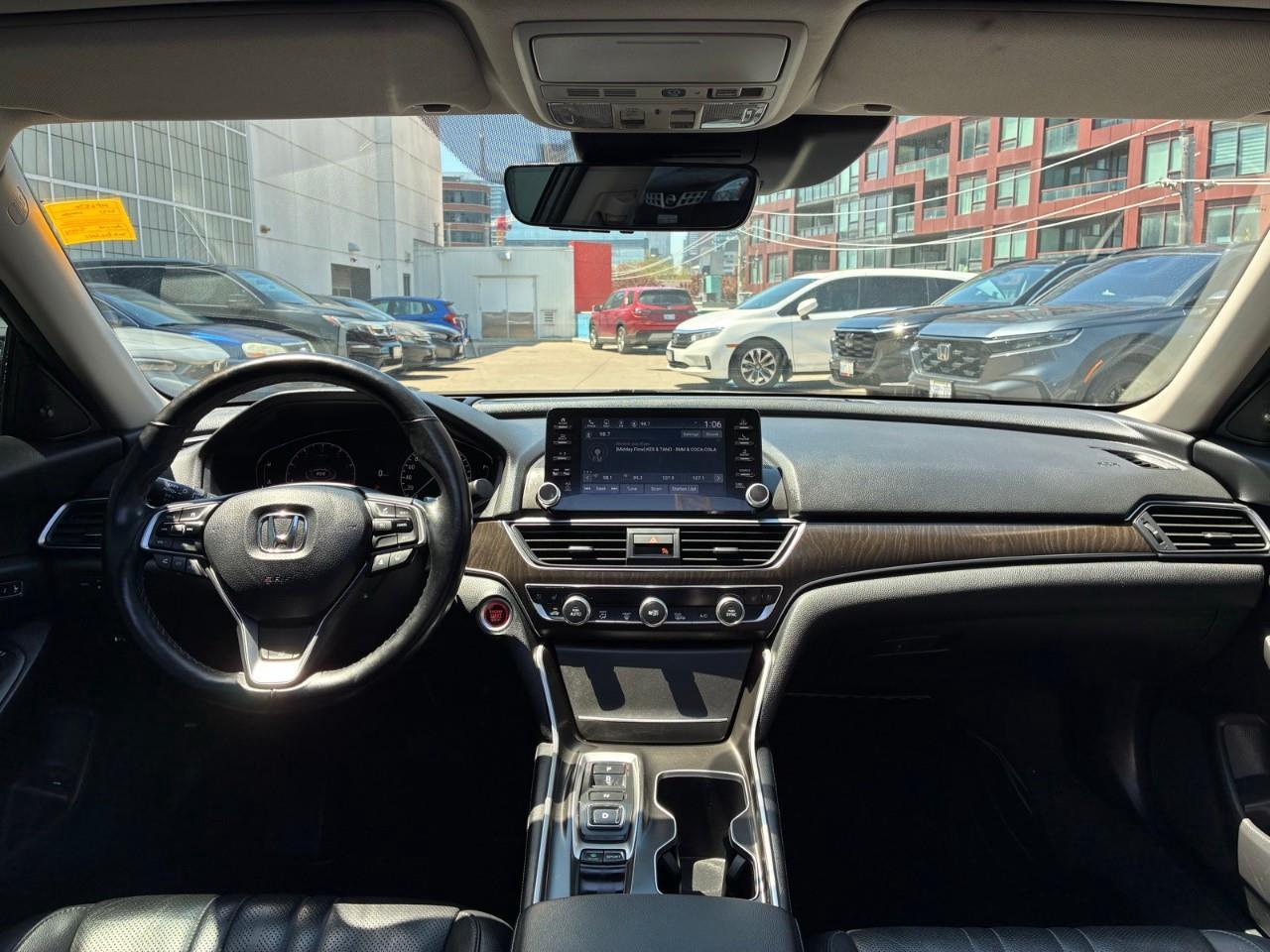 2021 Honda Accord Touring 2.0T 4dr Sedan Photo