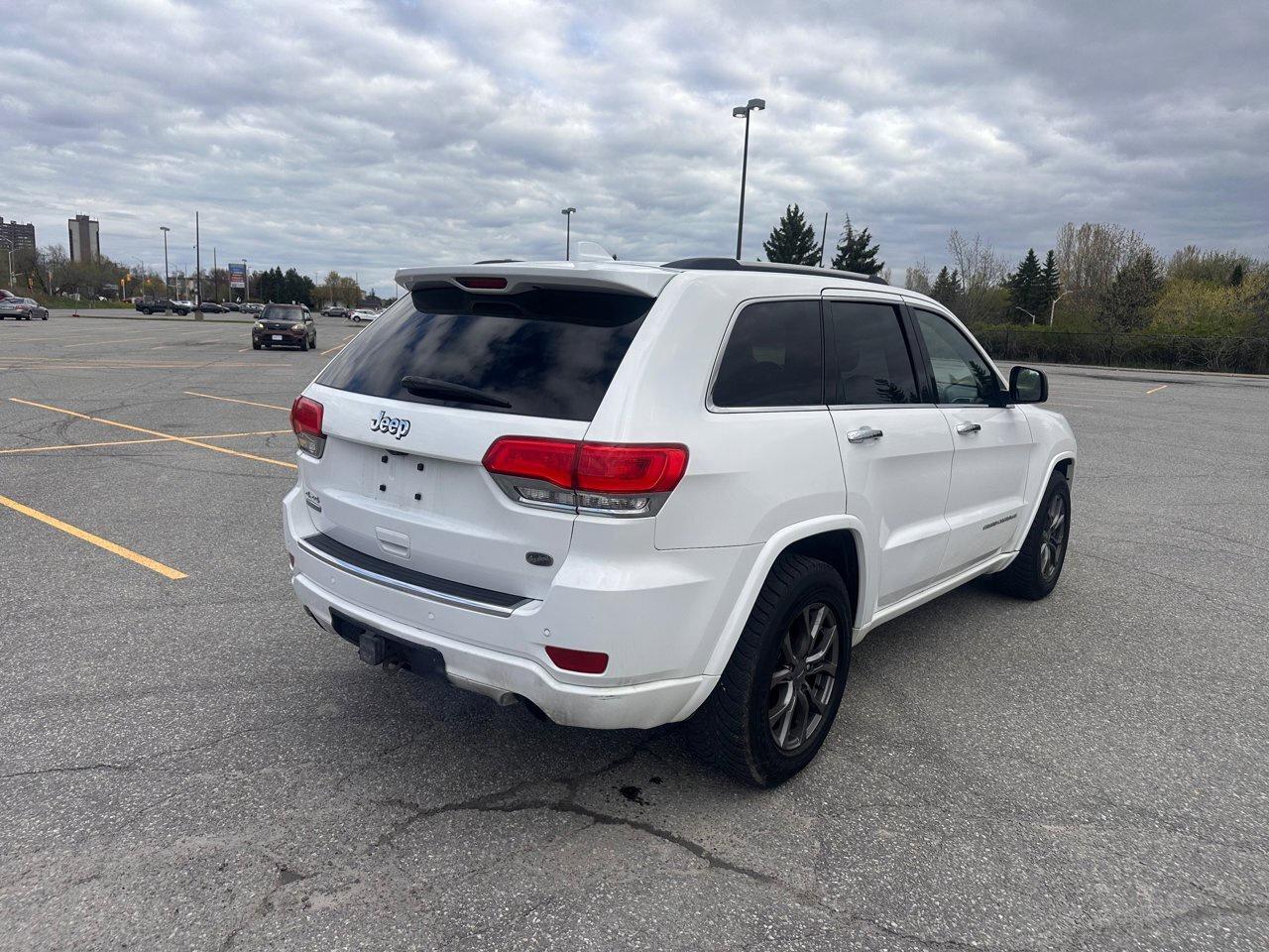 2015 Jeep Grand Cherokee Overland Photo