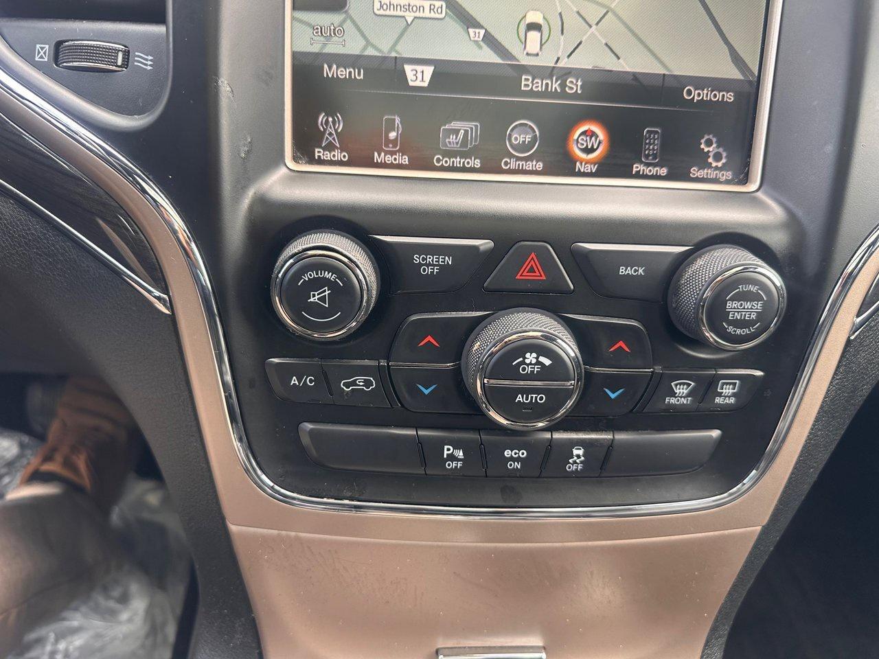 2015 Jeep Grand Cherokee Overland Photo