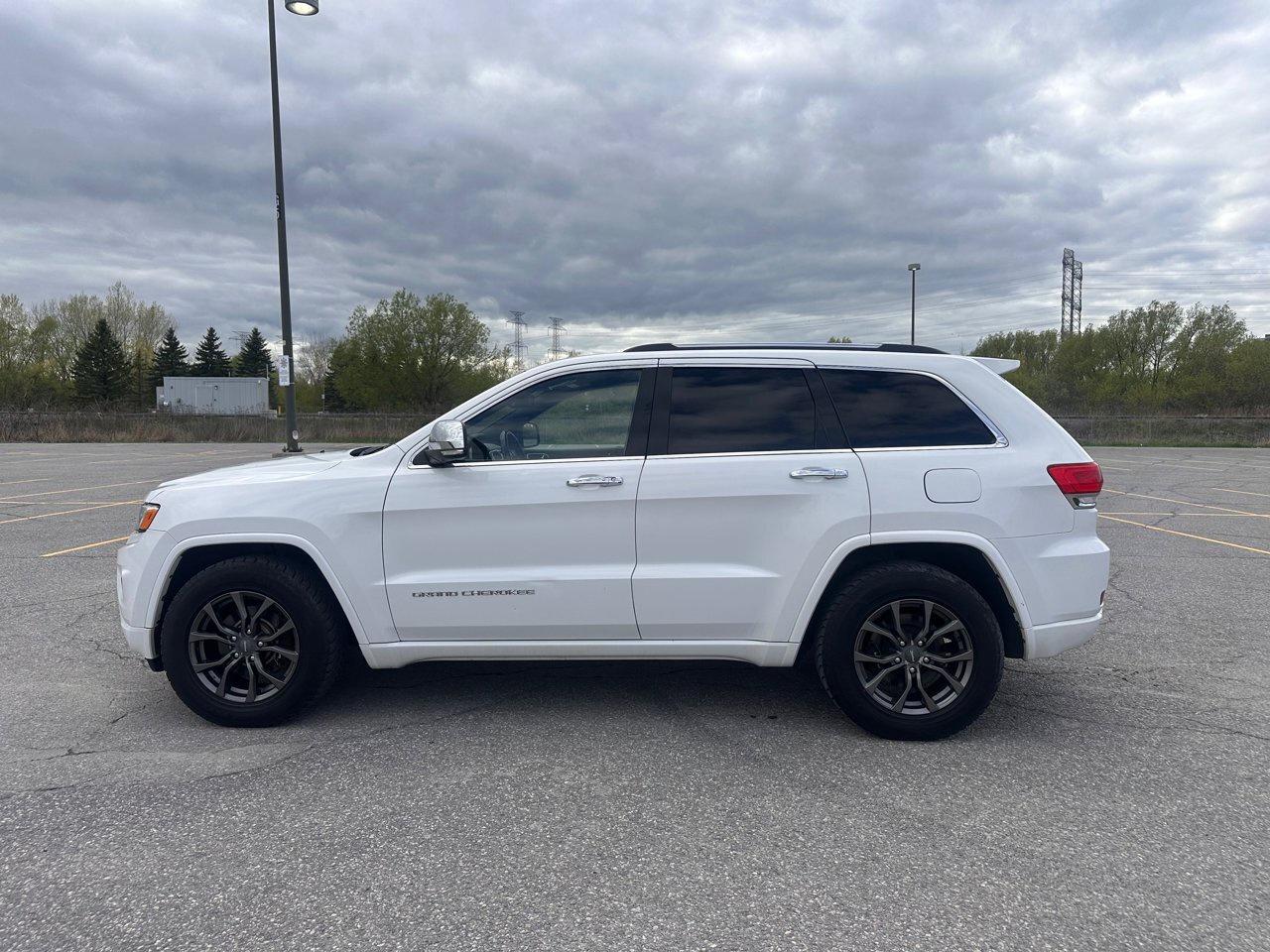 2015 Jeep Grand Cherokee Overland Photo