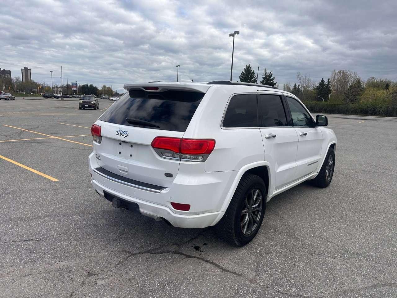 2015 Jeep Grand Cherokee Overland Photo