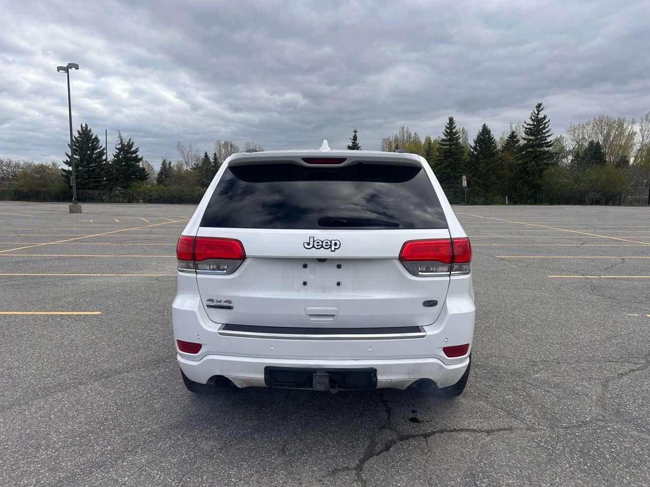 2015 Jeep Grand Cherokee Overland Photo3