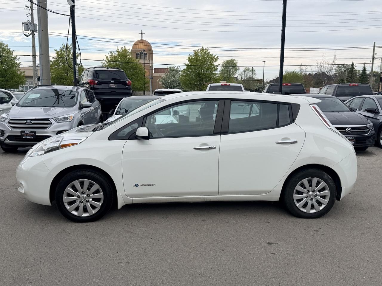 2017 Nissan Leaf S Pearl white   Rev Cam   Htd Seats Photo