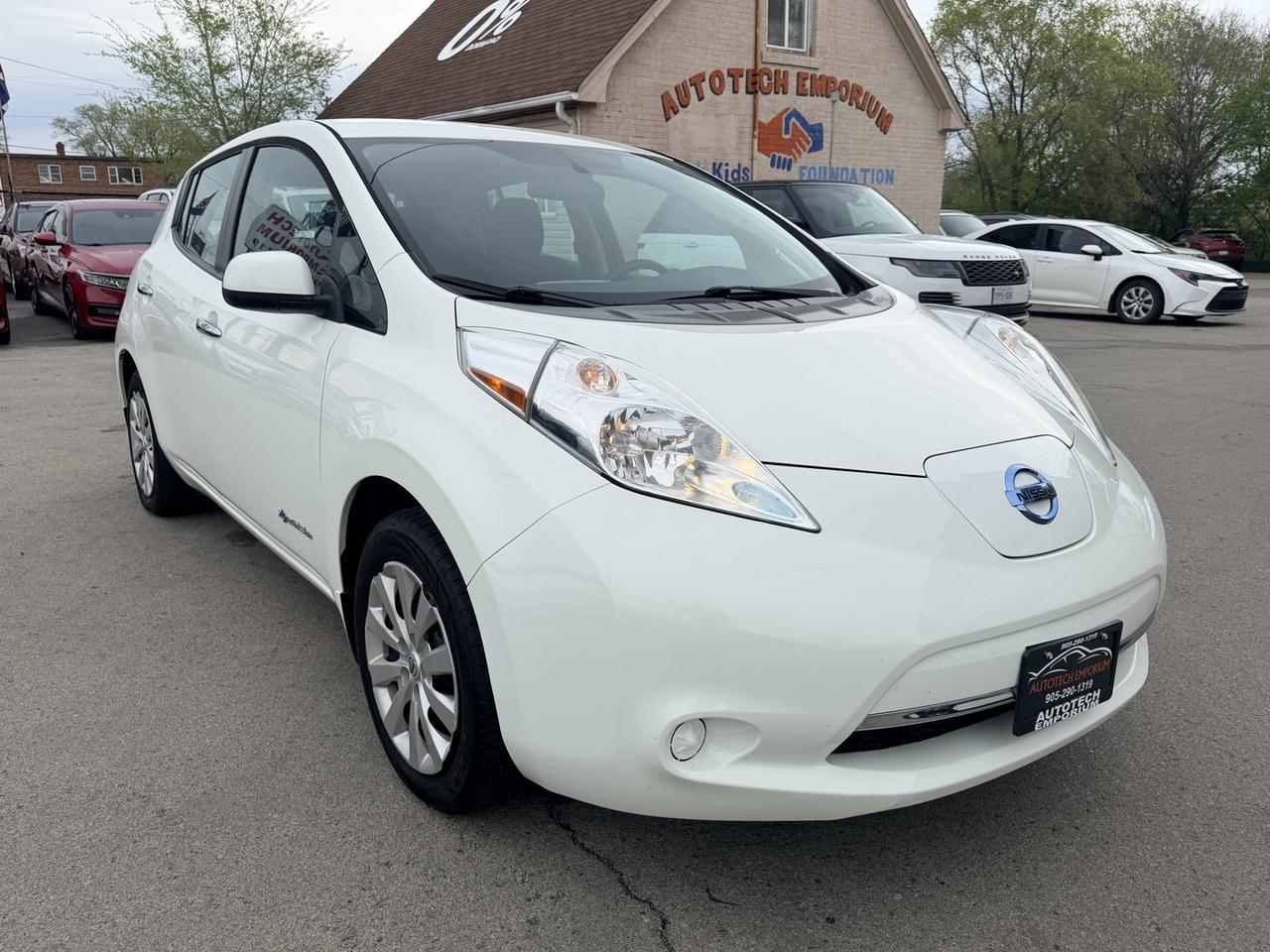 2017 Nissan Leaf S Pearl white   Rev Cam   Htd Seats Photo