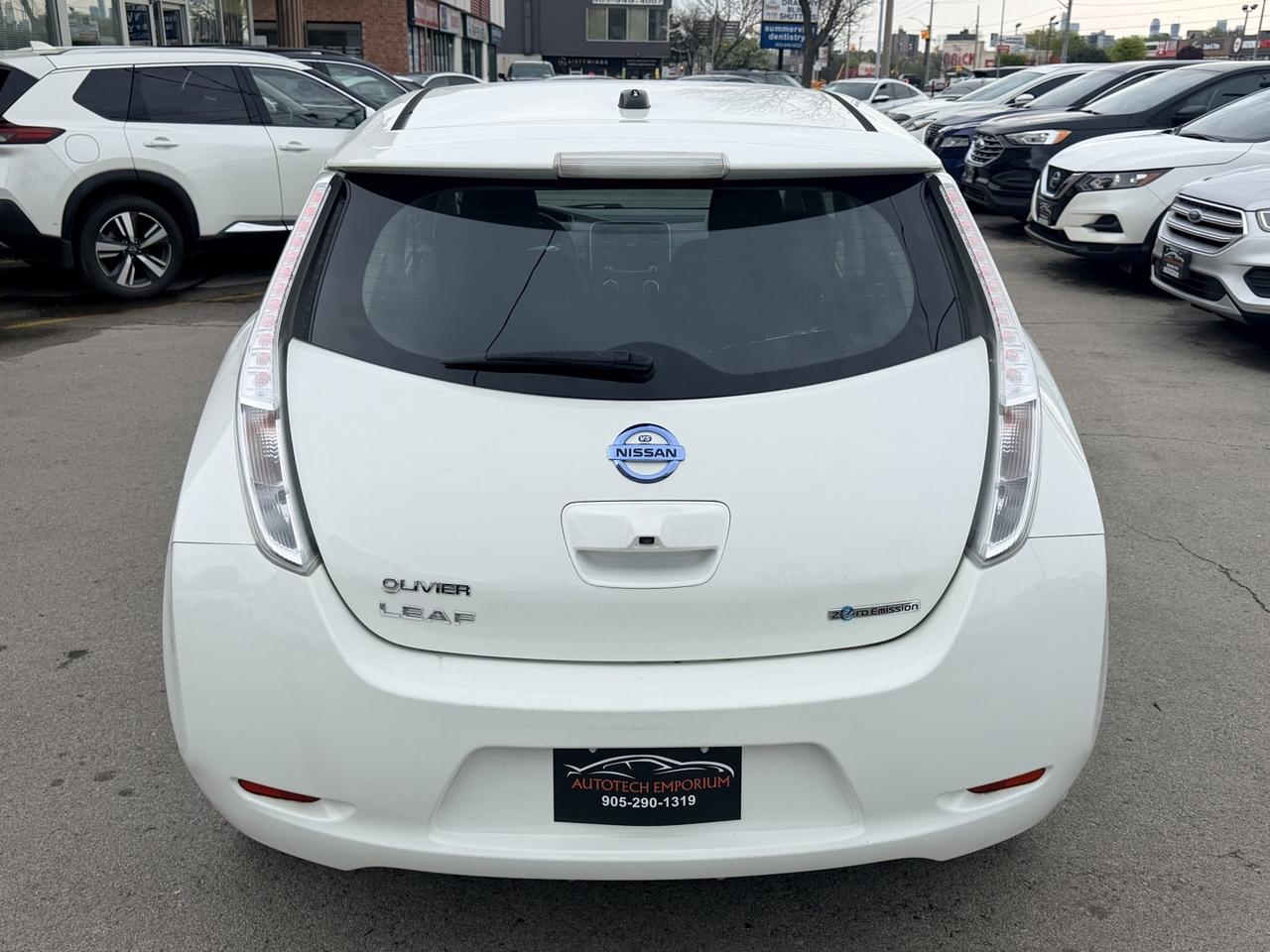 2017 Nissan Leaf S Pearl white   Rev Cam   Htd Seats Photo
