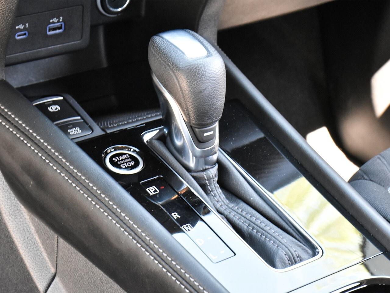 2024 Nissan Kicks REMOTE START, APPLE CARPLAY, BLIND SPOT ASSIST Photo