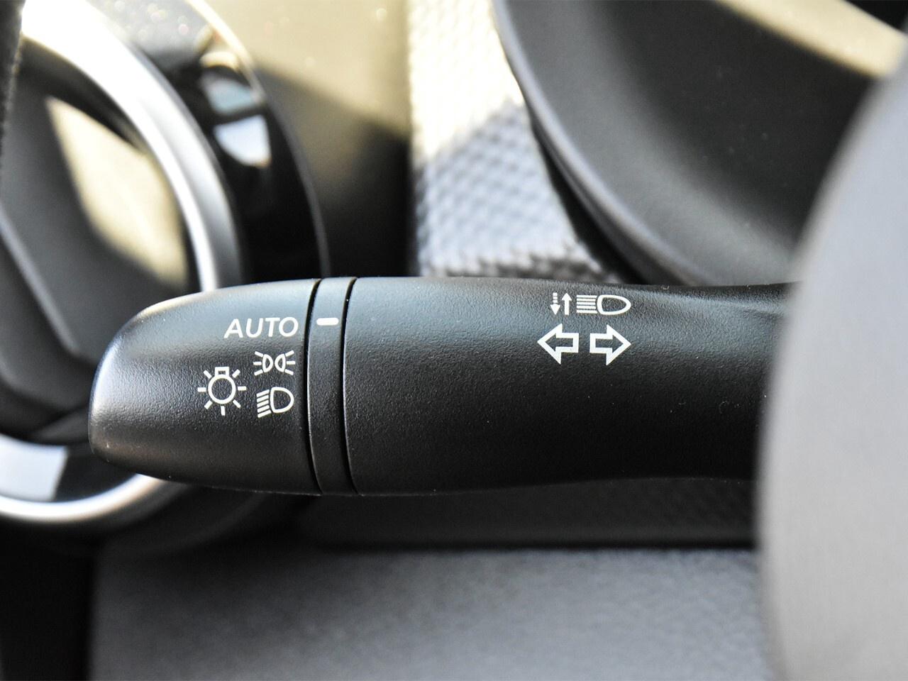 2024 Nissan Kicks REMOTE START, APPLE CARPLAY, BLIND SPOT ASSIST Photo