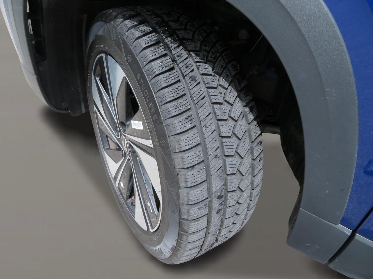 2024 Volkswagen Taos SE Photo