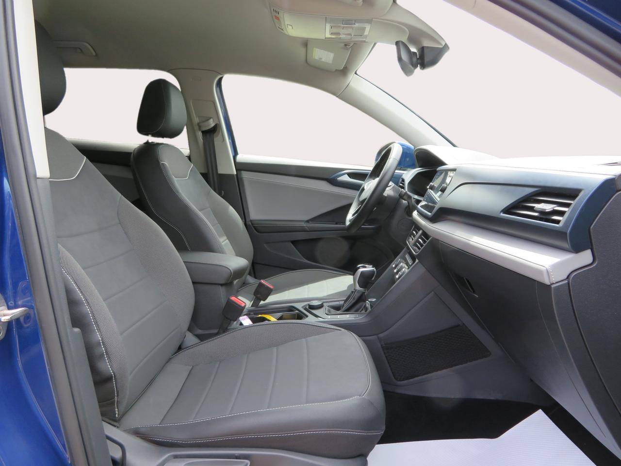 2024 Volkswagen Taos SE Photo