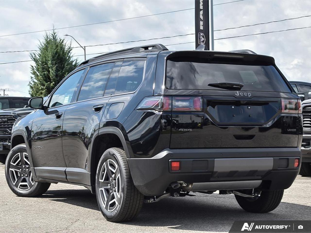 2026 Jeep Cherokee Laredo/Limited 4dr 4x4 Photo