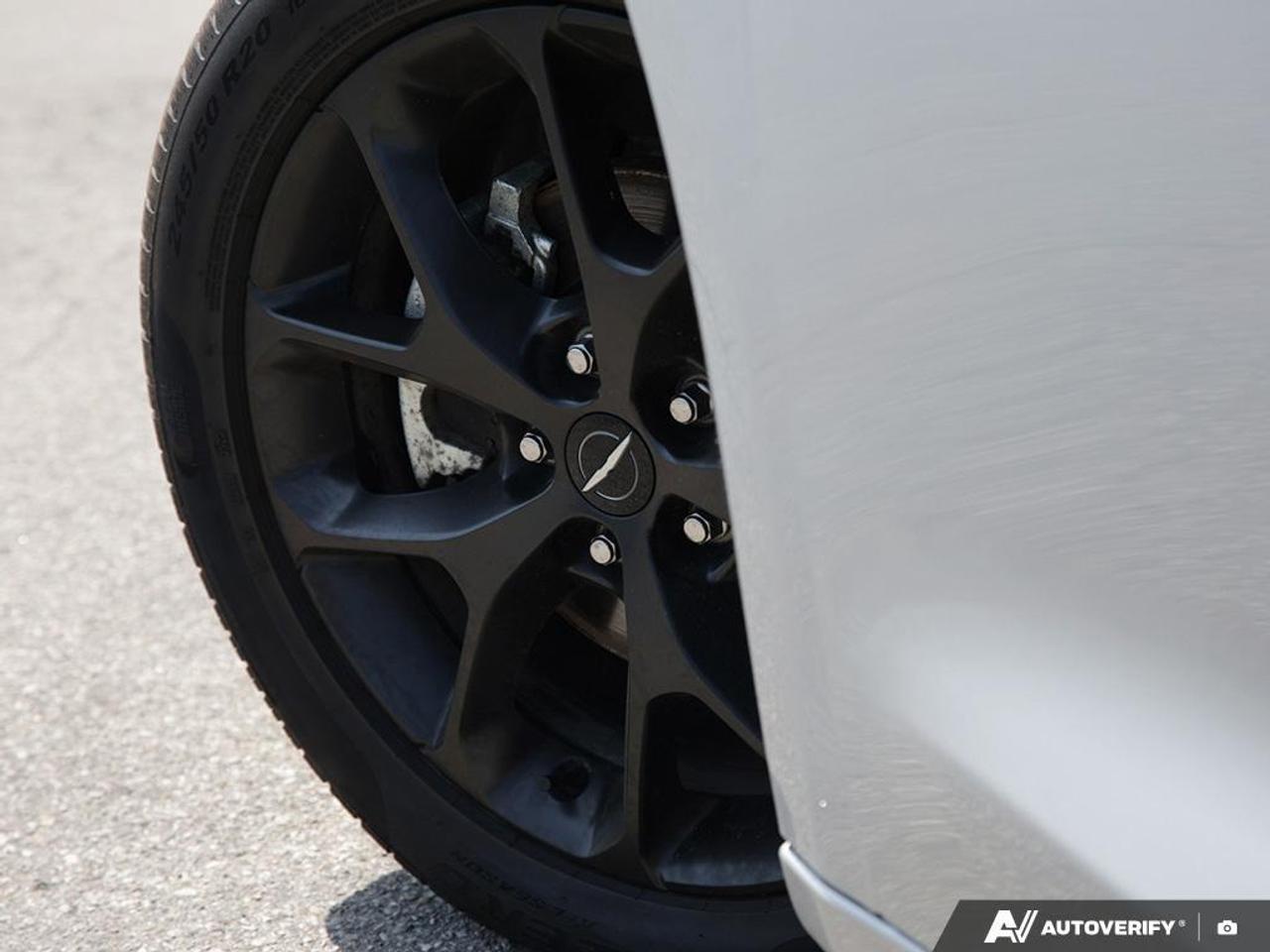 2024 Chrysler Pacifica Limited Front-Wheel Drive Passenger Van Photo