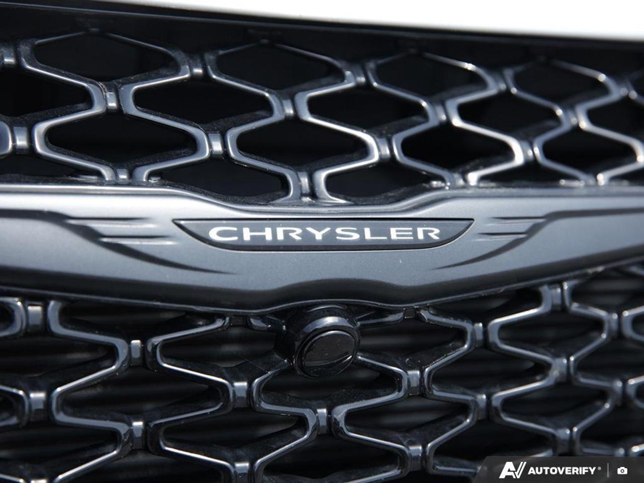 2024 Chrysler Pacifica Limited Front-Wheel Drive Passenger Van Photo