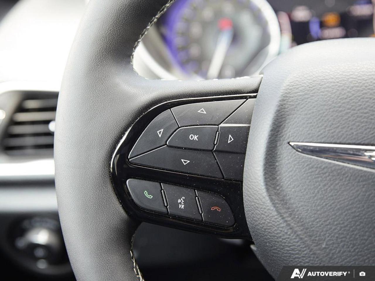 2024 Chrysler Pacifica Limited Front-Wheel Drive Passenger Van Photo