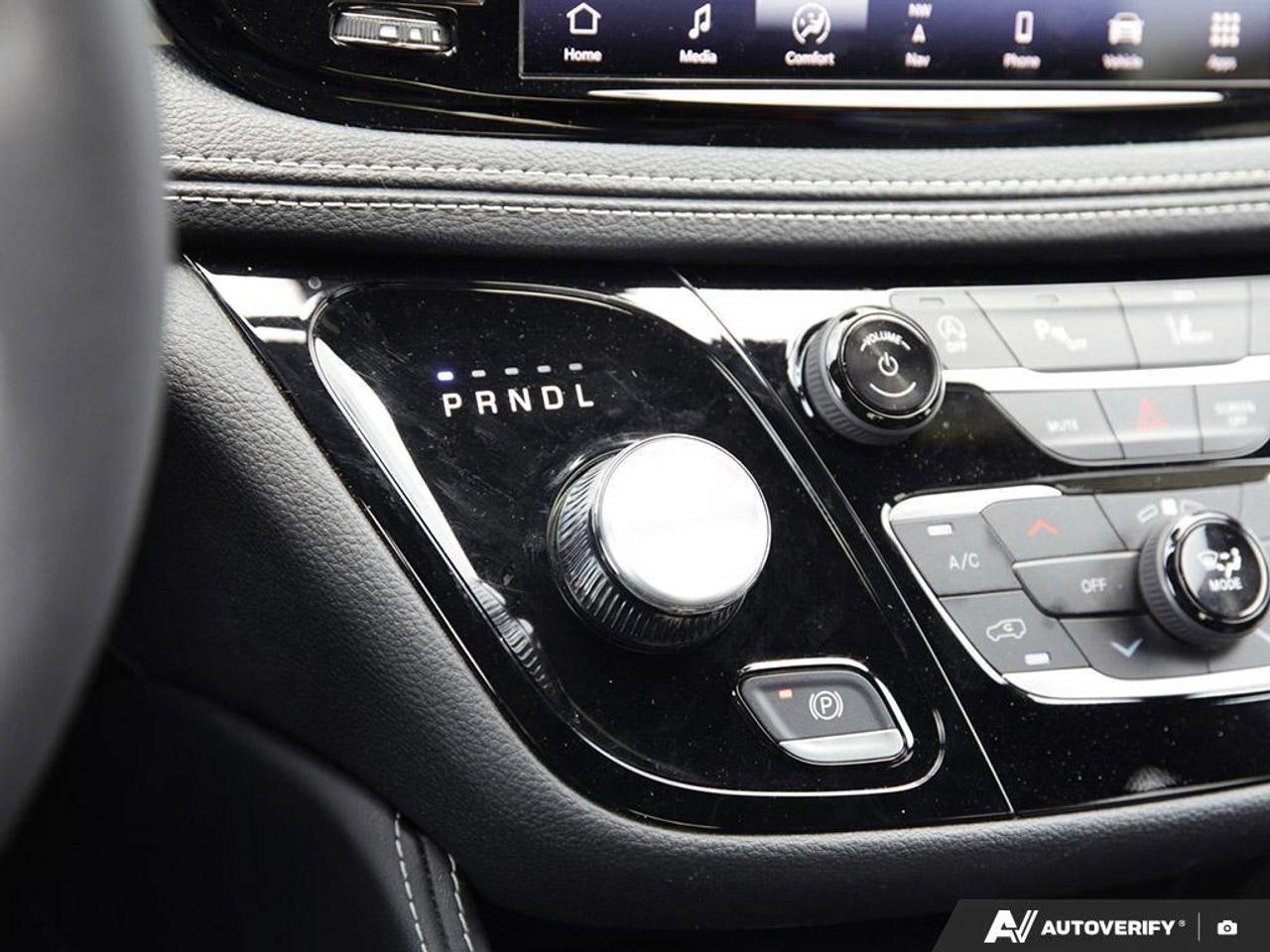 2024 Chrysler Pacifica Limited Front-Wheel Drive Passenger Van Photo