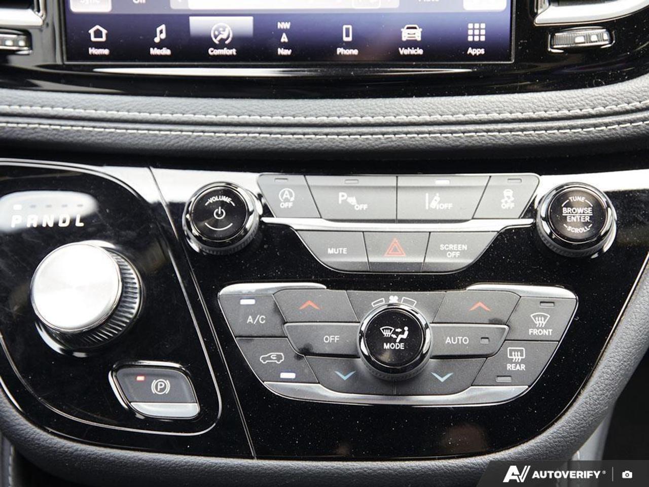 2024 Chrysler Pacifica Limited Front-Wheel Drive Passenger Van Photo