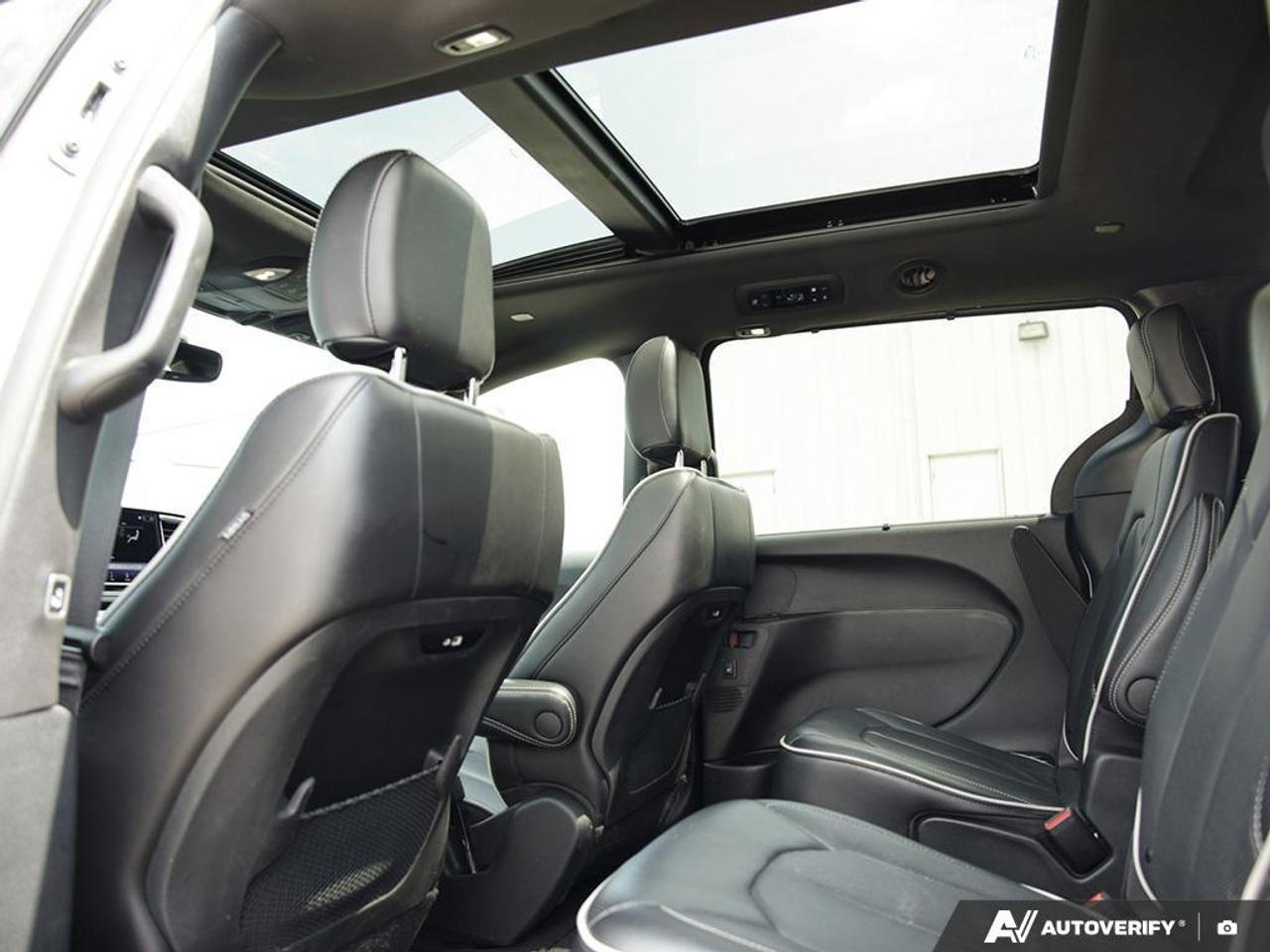 2024 Chrysler Pacifica Limited Front-Wheel Drive Passenger Van Photo