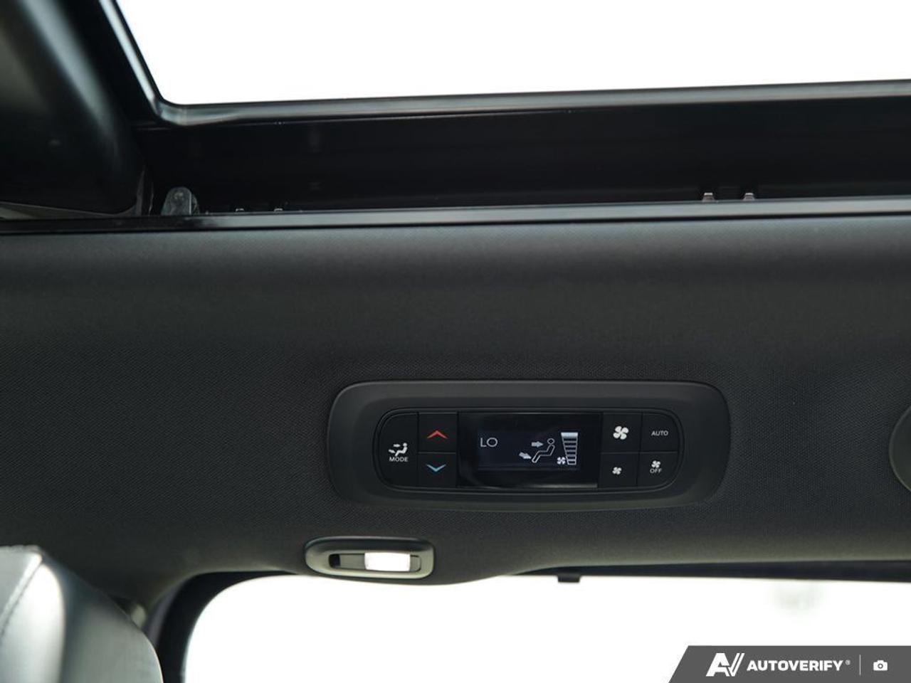 2024 Chrysler Pacifica Limited Front-Wheel Drive Passenger Van Photo