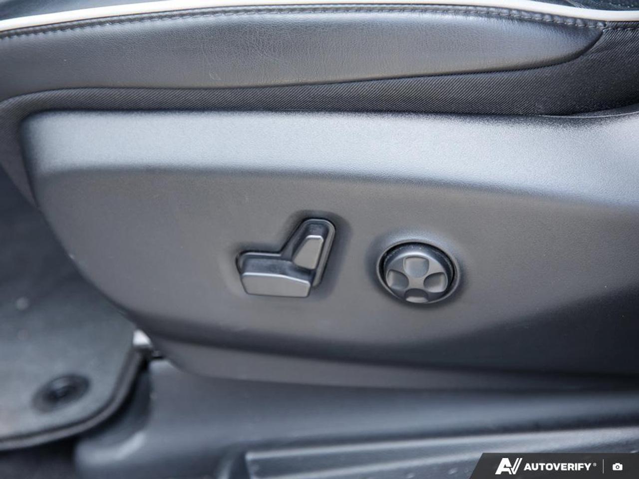 2024 Chrysler Pacifica Limited Front-Wheel Drive Passenger Van Photo