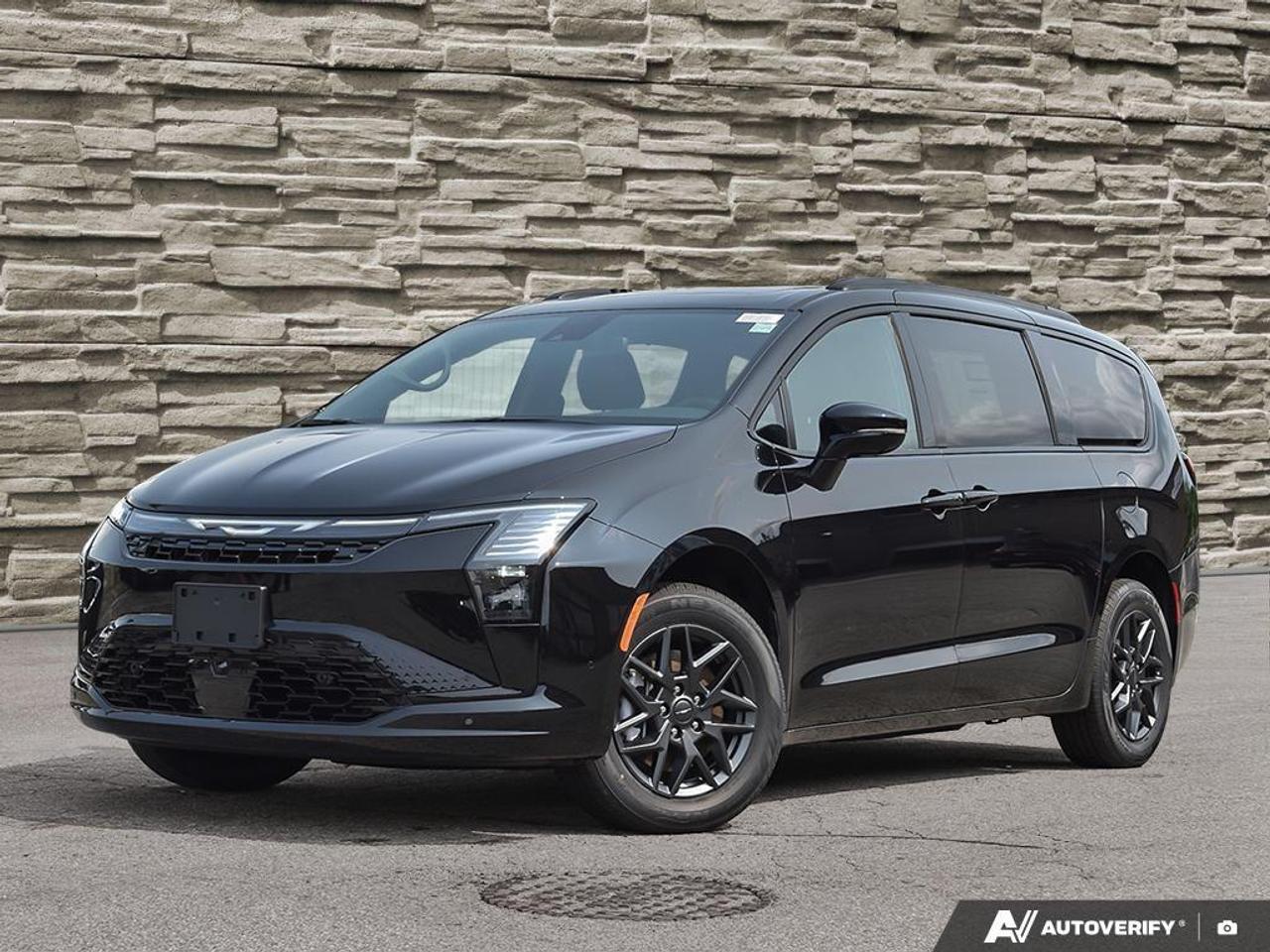2027 Chrysler Pacifica Select All-Wheel Drive Passenger Van Photo