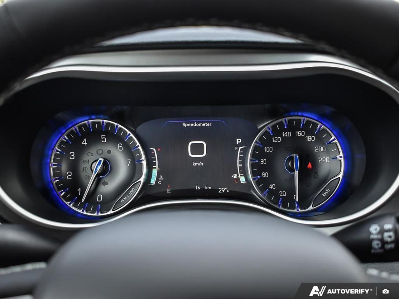 2027 Chrysler Pacifica Select All-Wheel Drive Passenger Van Photo