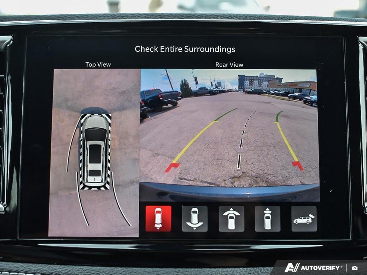 2027 Chrysler Pacifica Select All-Wheel Drive Passenger Van Photo