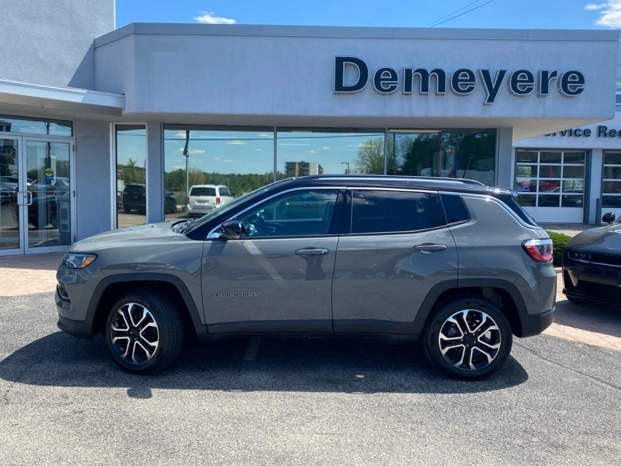 2022 Jeep Compass Limited 4X4 Photo