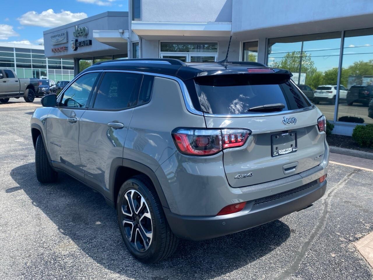 2022 Jeep Compass Limited 4X4 Photo