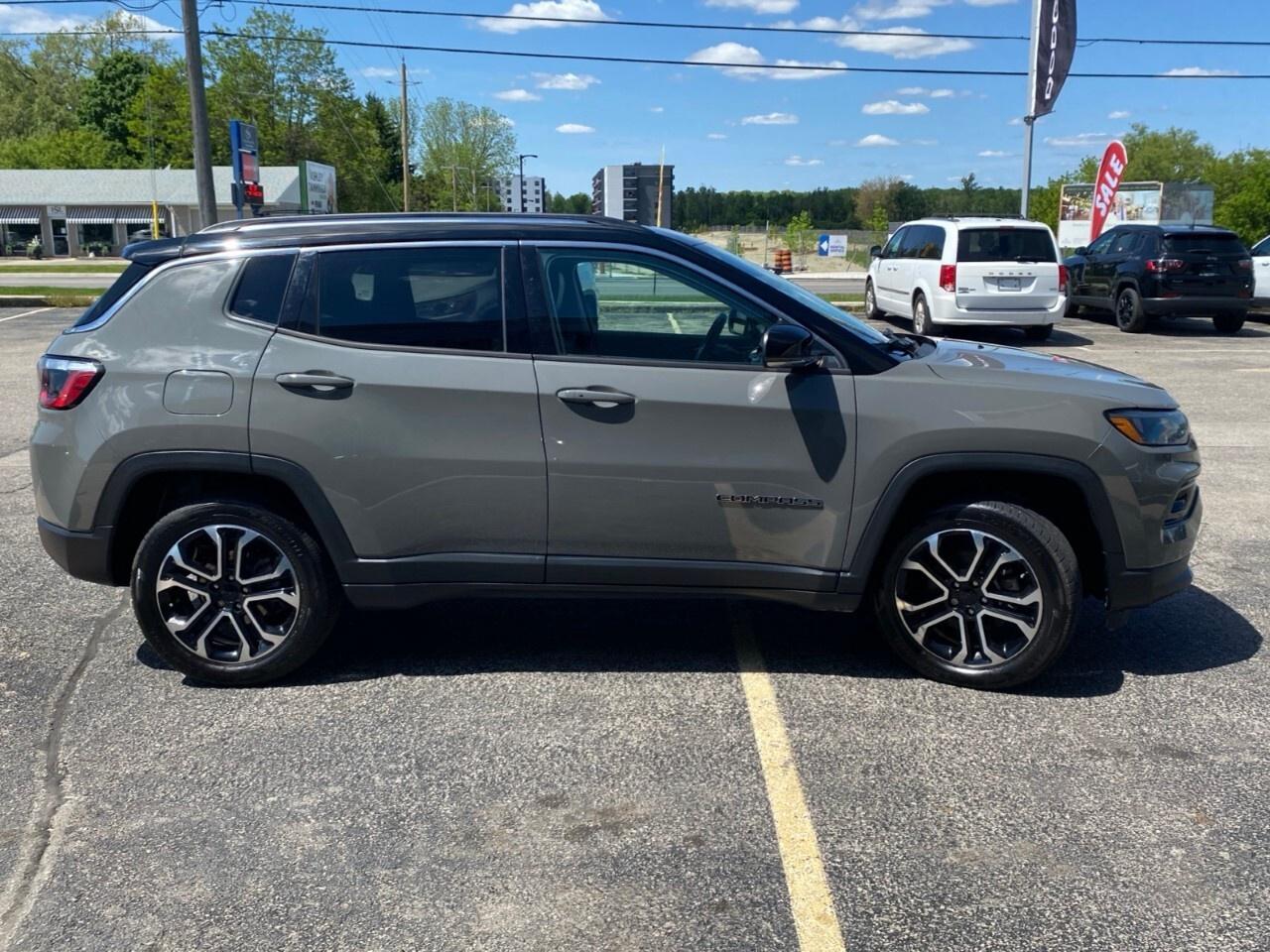 2022 Jeep Compass Limited 4X4 Photo