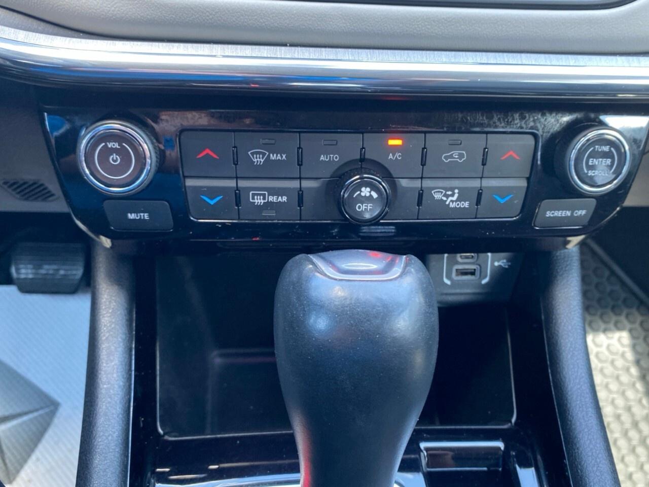 2022 Jeep Compass Limited 4X4 Photo