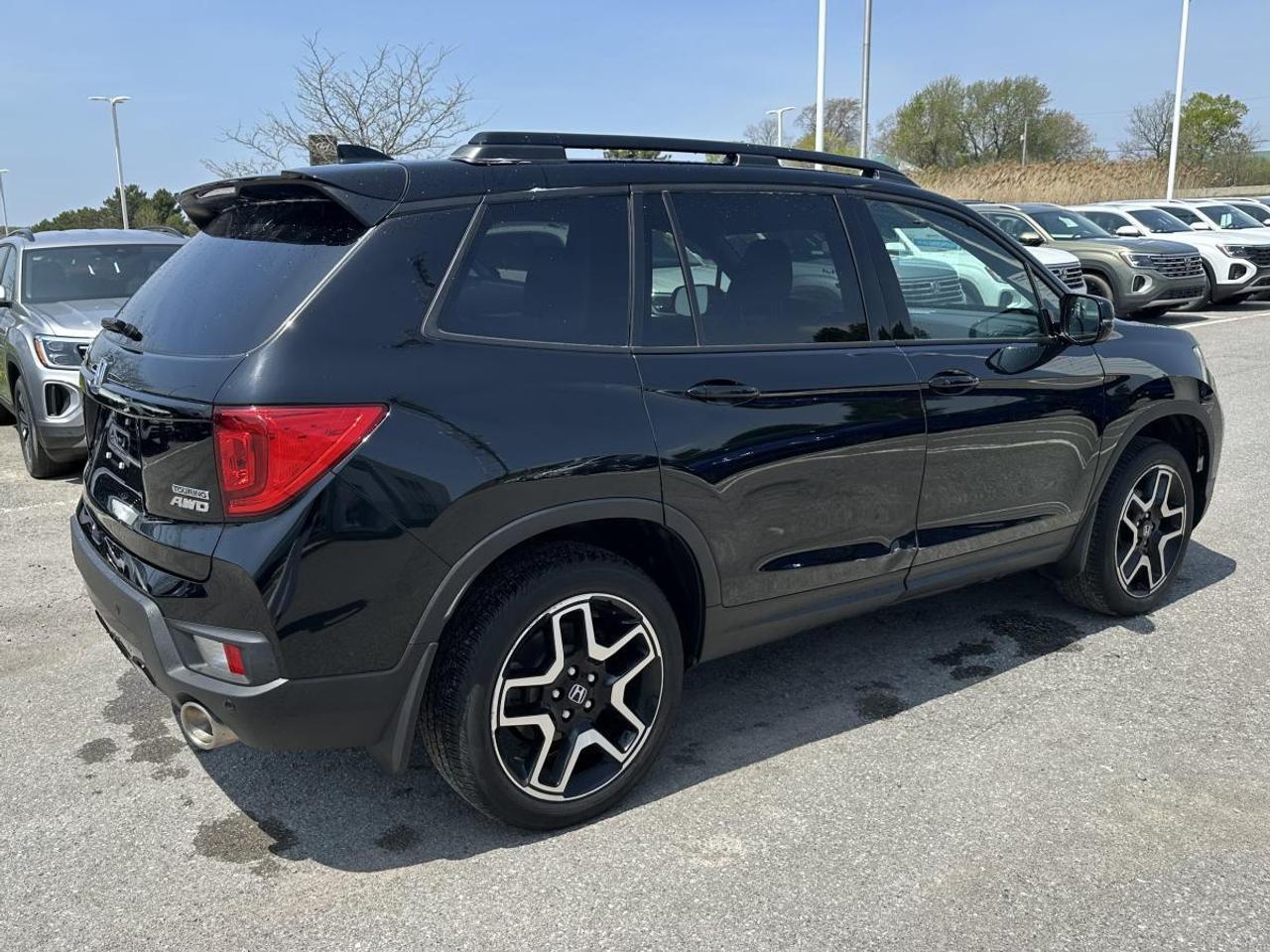 2023 Honda Passport Touring AWD - Clean CarFax! Photo