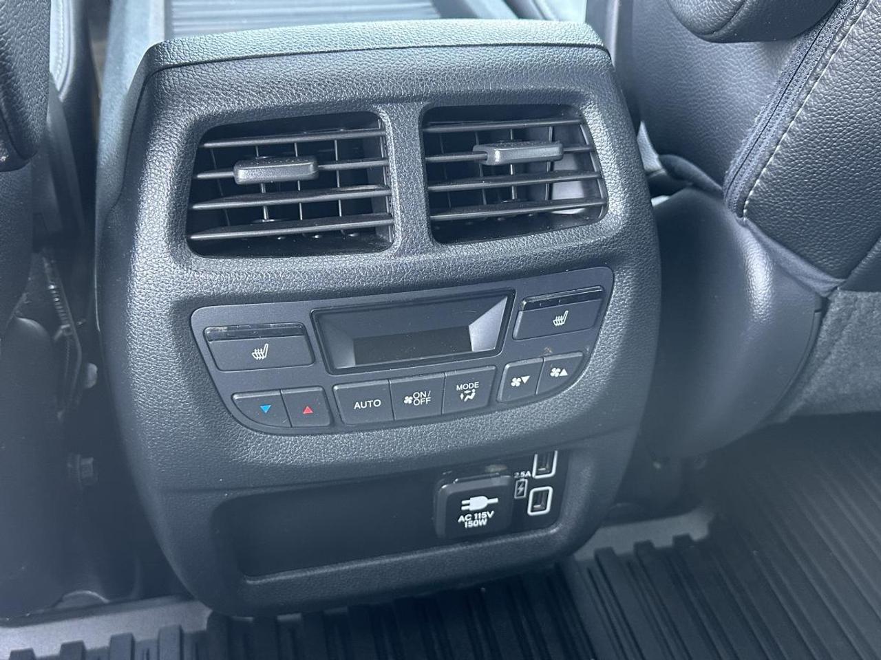 2023 Honda Passport Touring AWD - Clean CarFax! Photo