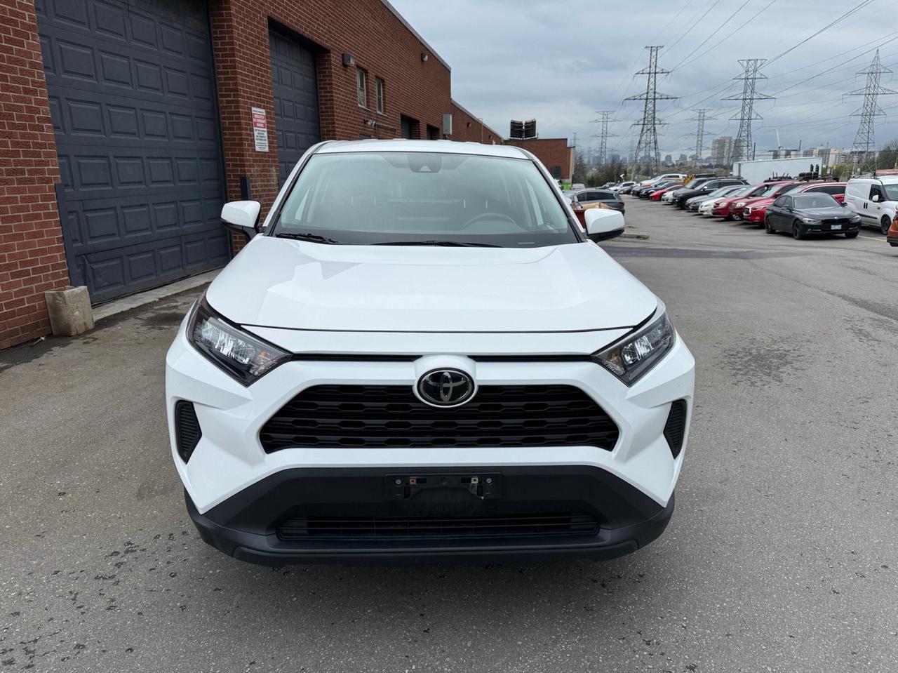 2022 Toyota RAV4 LE FWD Photo