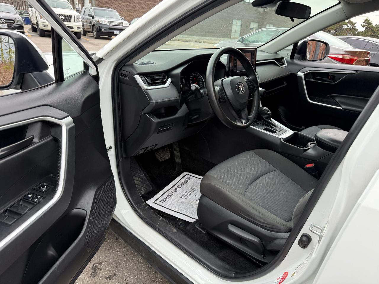 2022 Toyota RAV4 LE FWD Photo