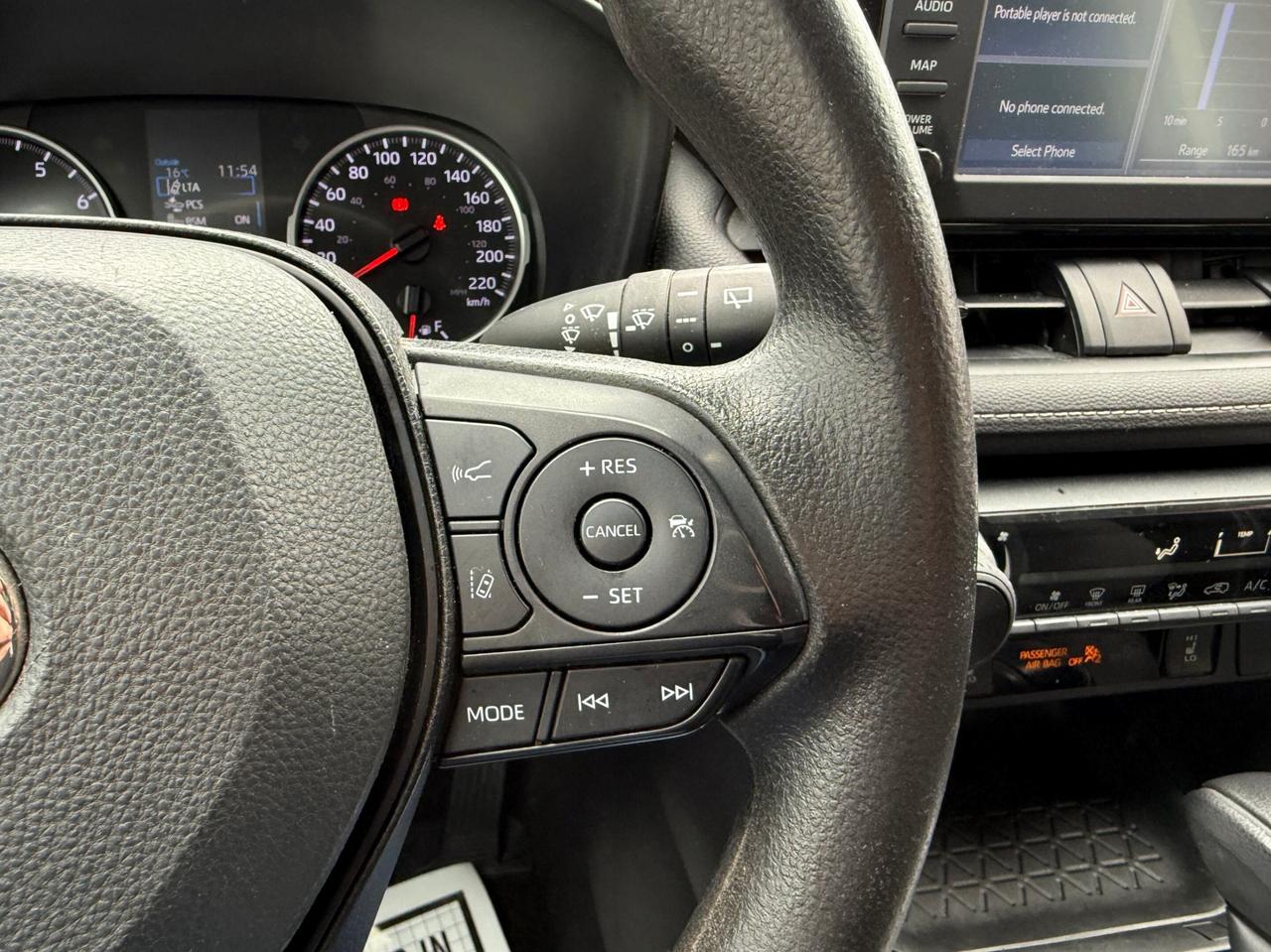 2022 Toyota RAV4 LE FWD Photo