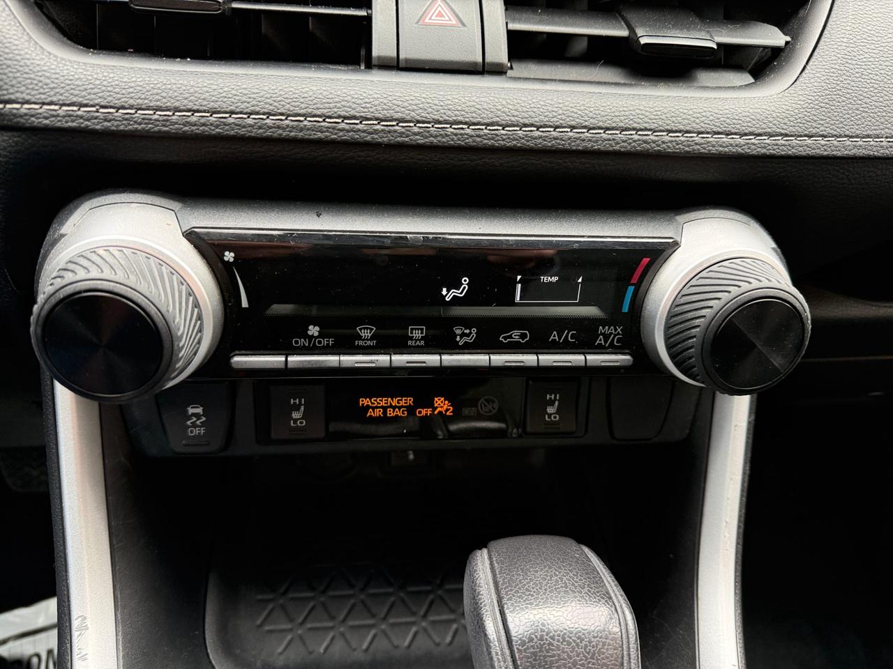 2022 Toyota RAV4 LE FWD Photo