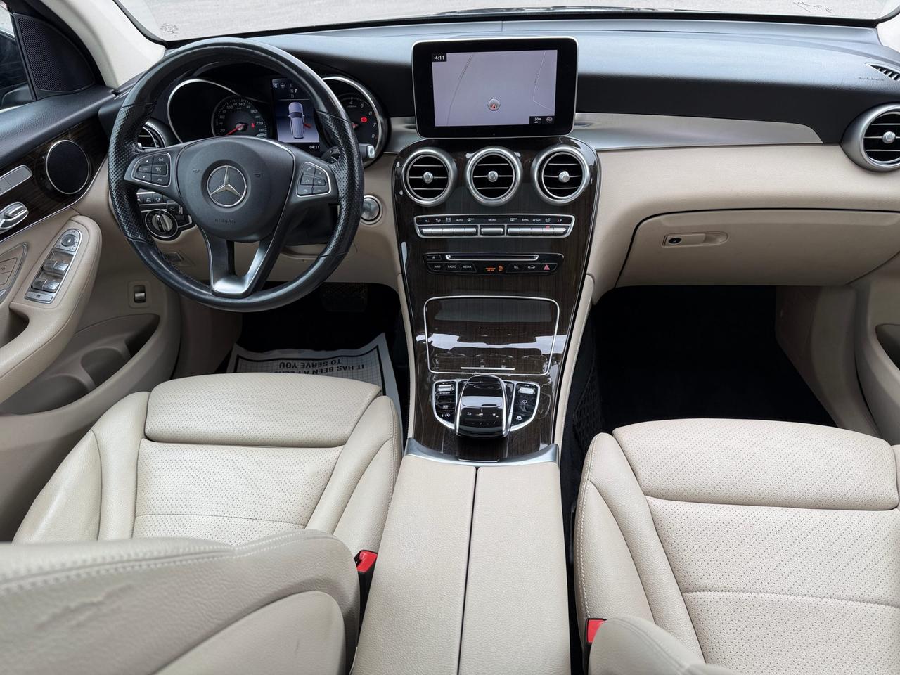 2019 Mercedes-Benz GLC-Class GLC 300 4MATIC SUV, DISTRONIC + WITH PILOT STEERIN Photo