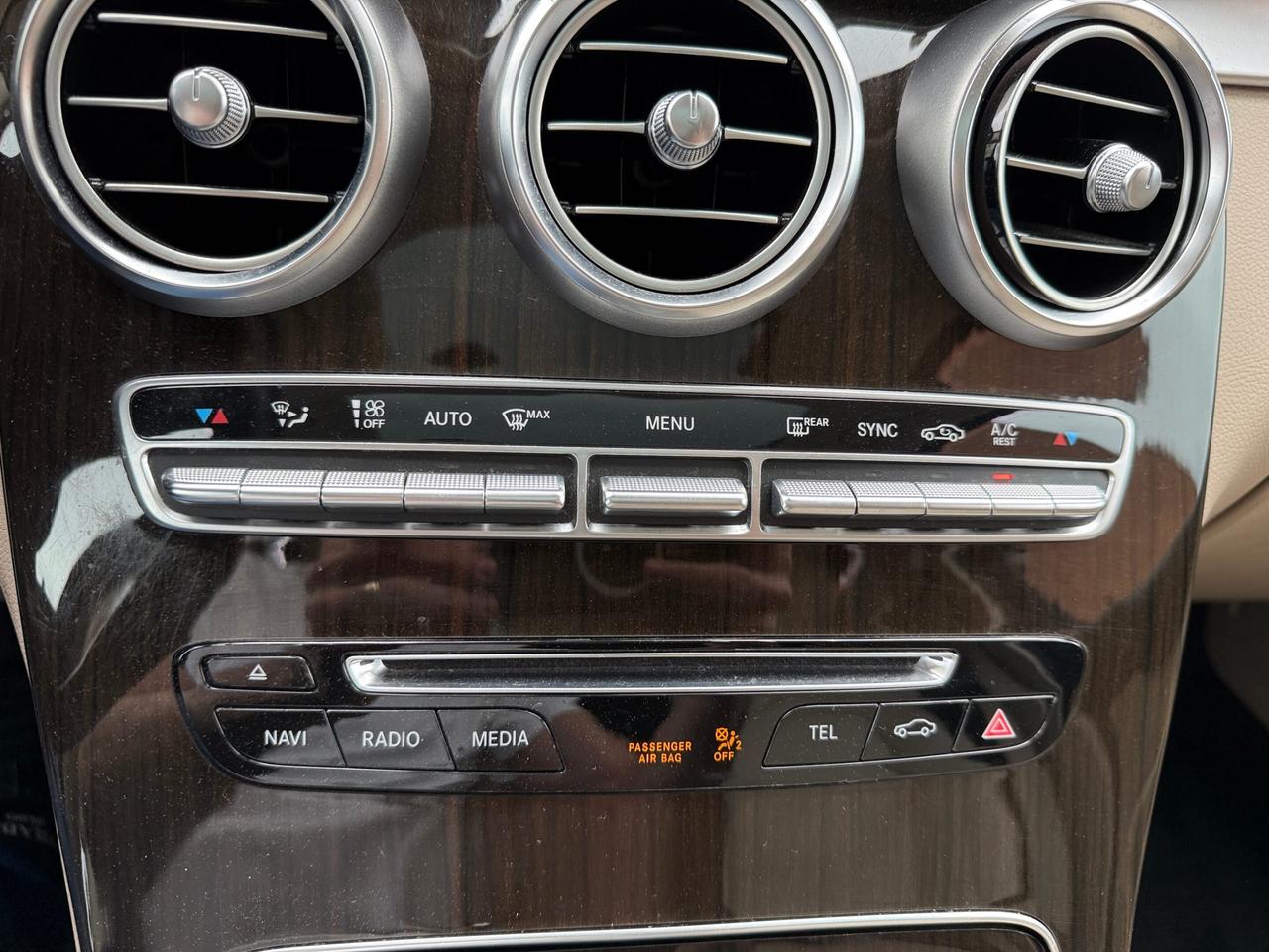 2019 Mercedes-Benz GLC-Class GLC 300 4MATIC SUV, DISTRONIC + WITH PILOT STEERIN Photo