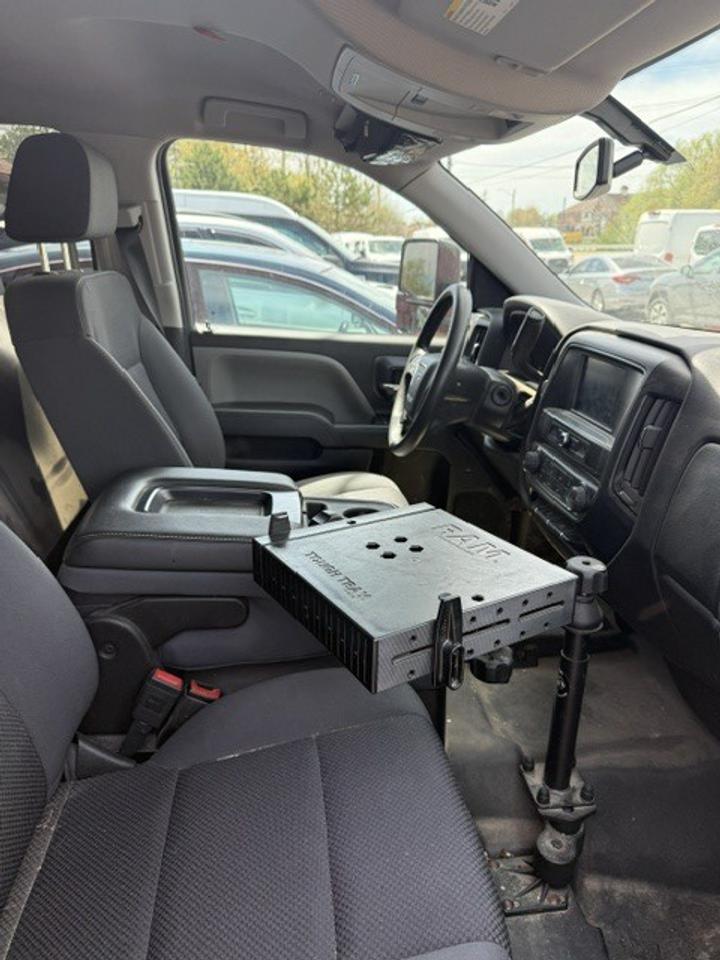 2018 GMC Sierra 1500 4WD Crew Cab. Cap, 135K Photo2
